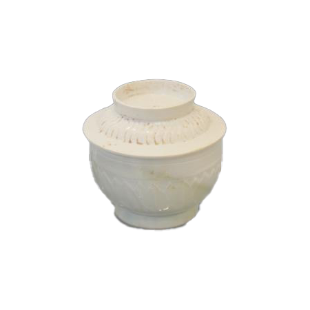 白釉外刻莲瓣纹盖碗